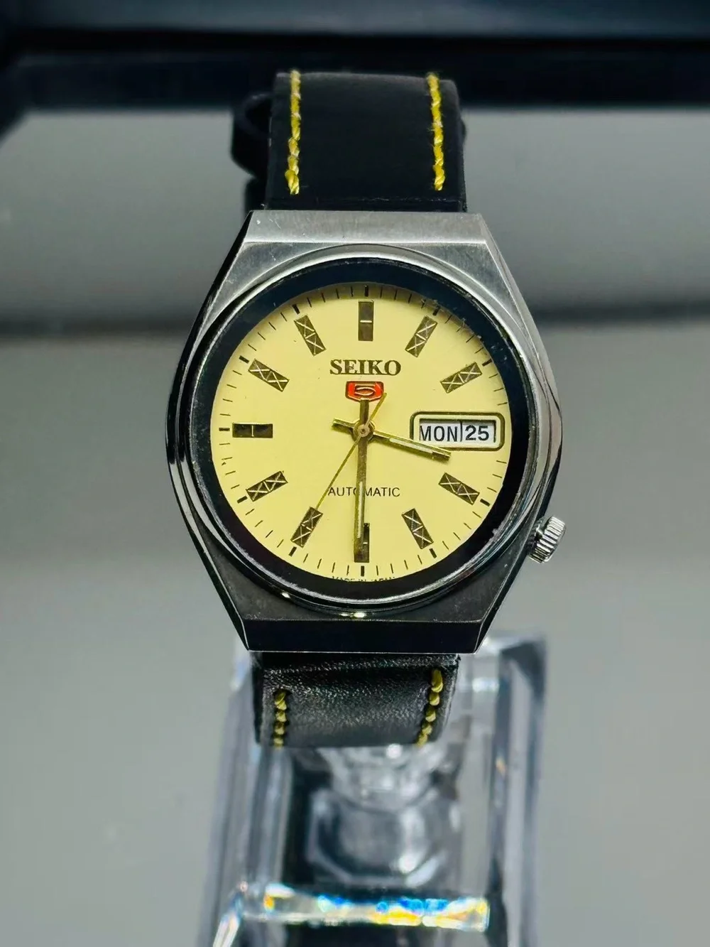 Vintage Seiko 5 Automatic 7009-6009 Day Date 36mm Japan Men’s Watch Running